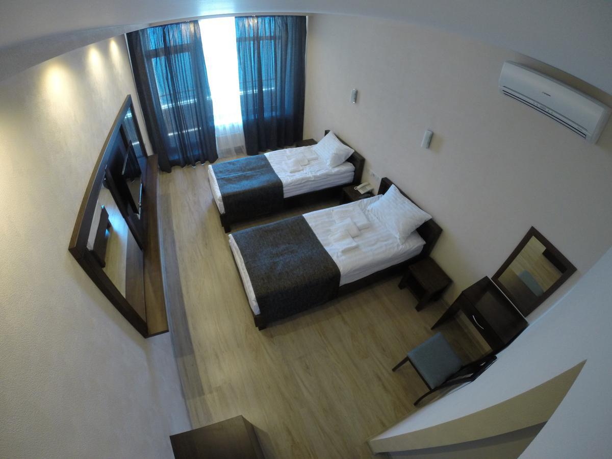 Viro Hotel Chornomorsk Exterior photo